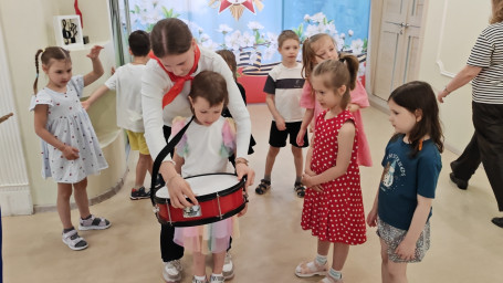 "О юных героях войны" 8