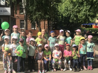Разноцветная неделя. День зеленого цвета